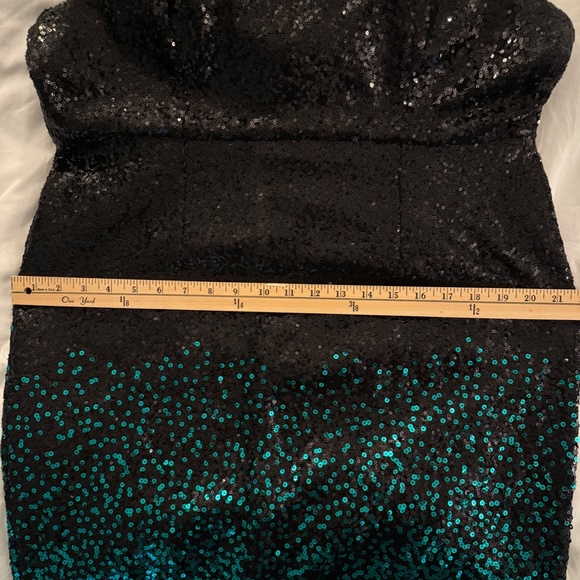 Gorgeous Evening Gown - Black to Green Ombre - Picture 9 of 11